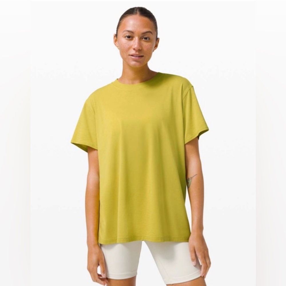 Lululemon All Yours Tee, Size 4